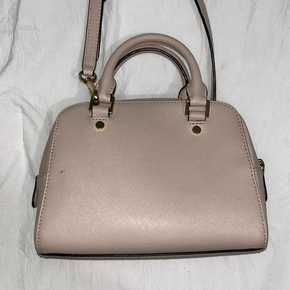 Michael Kors Purse Cross-body - Picture 4 of 8